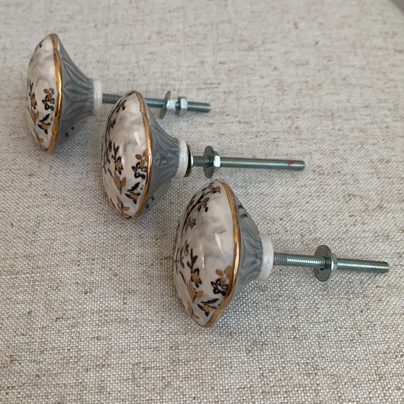 NWOT Set of 3 •Mascot Hardware Ceramic Square Ceramic Cabinet Knob - Picture 6 of 14